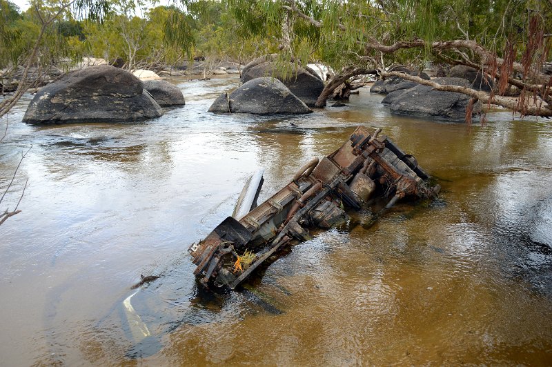 05 (9).JPG - PDR - Archer River north of Coen with a vehicle lost during a crossing attempt